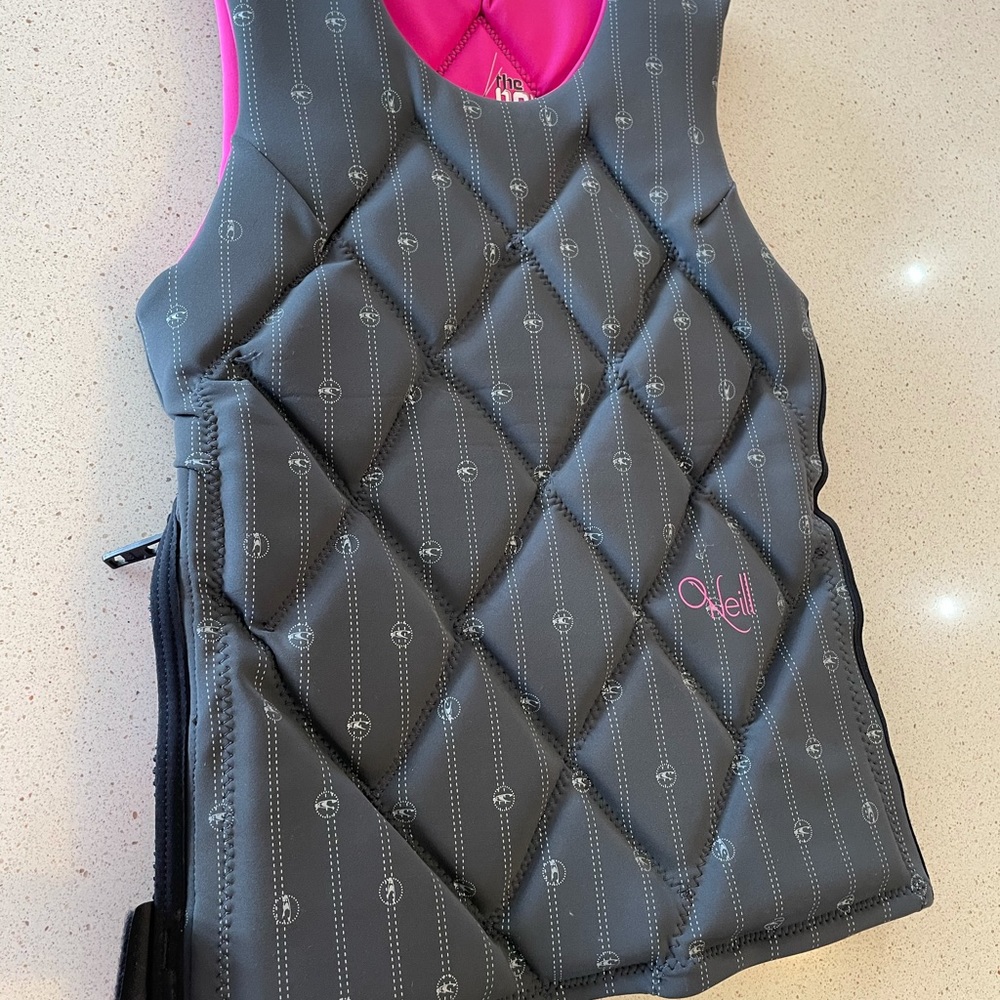 O’Neill Gem Competition vest